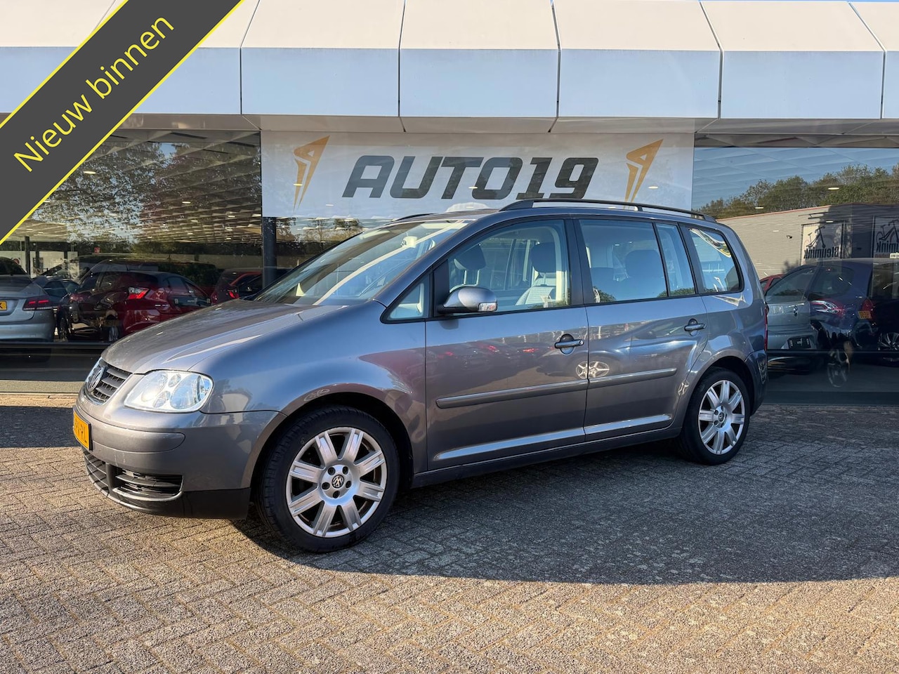 Volkswagen Touran - 2.0-16V FSI Trendline LMV | Climate Control - AutoWereld.nl