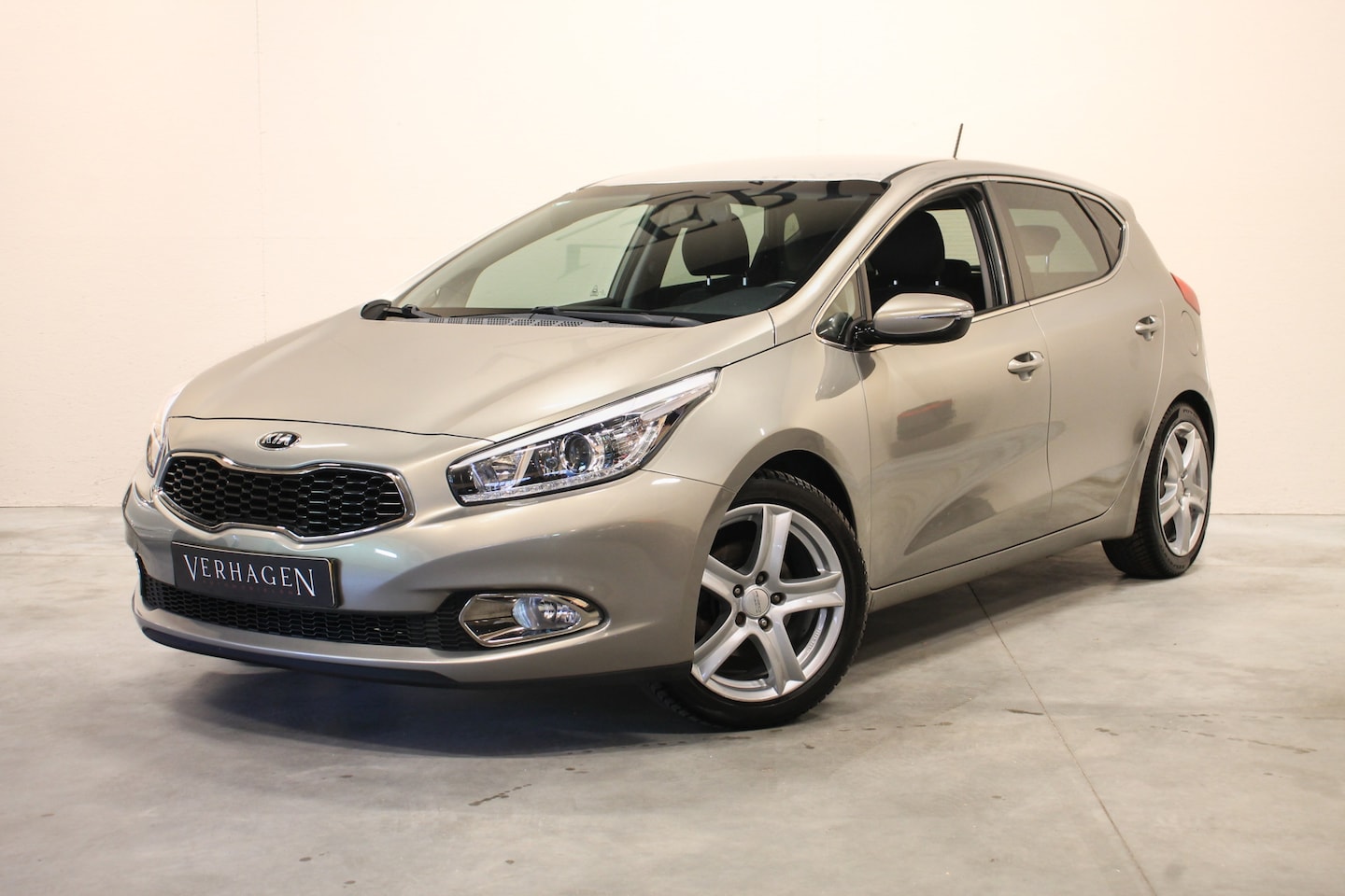 Kia Cee'd - 1.6 GDI 135pk BusinessLine Airco Trekhaak - AutoWereld.nl