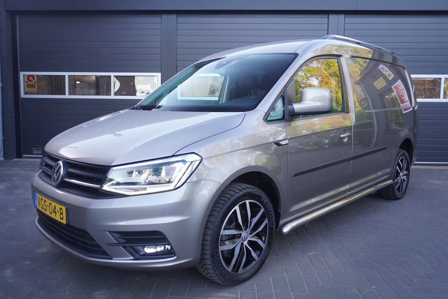 Volkswagen Caddy Maxi - 2.0 TDI L2H1 BMT 4Motion Maxi Aut/Airco/Carplay/Trekhaak/Navi/Cruise - AutoWereld.nl