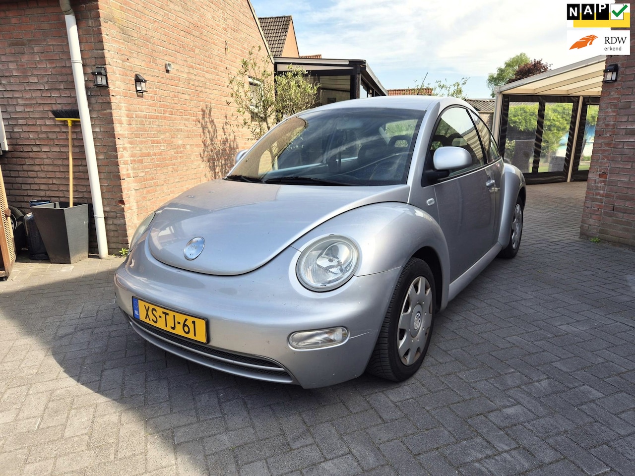 Volkswagen New Beetle - 2.0 Highline Airco - AutoWereld.nl