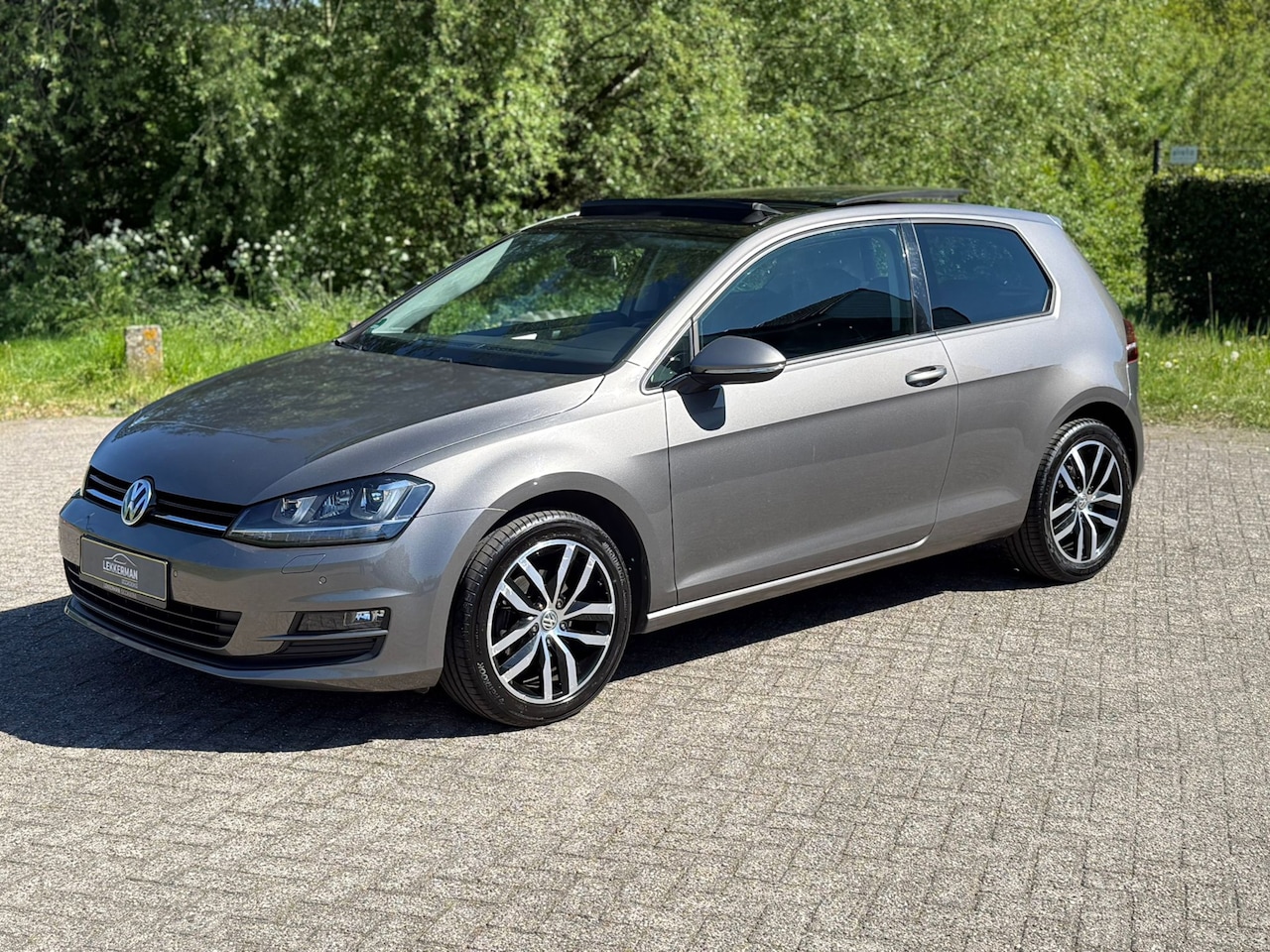 Volkswagen Golf - 1.2 TSI HIGH LINE PANO I PDC I CLIMA I BLUETOOTH I 110PK I 6BAK - AutoWereld.nl