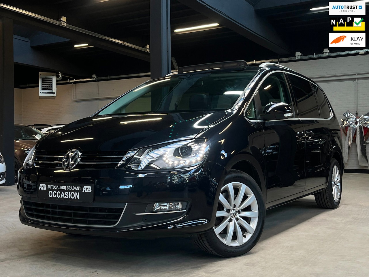 Volkswagen Sharan - 1.4 TSI Highline 7pers/Camera/Led/Trekhaak - AutoWereld.nl