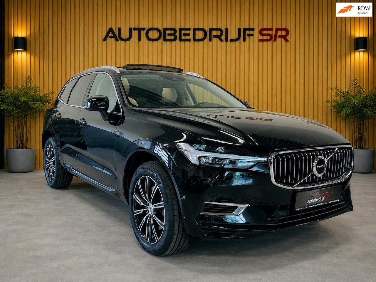 Volvo XC60 - 2.0 Recharge T6 AWD Inscription Panoramadak! BLIS! 360 Camera! Vol Opties! - AutoWereld.nl