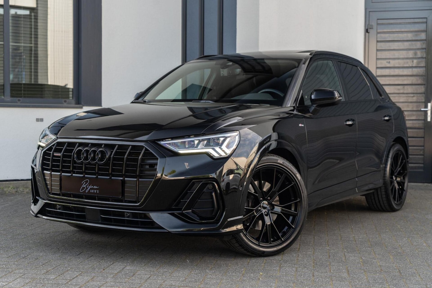 Audi Q3 - 45 TFSI Quattro S Line PANO / RS LOOK / Bang & Olufsen - AutoWereld.nl