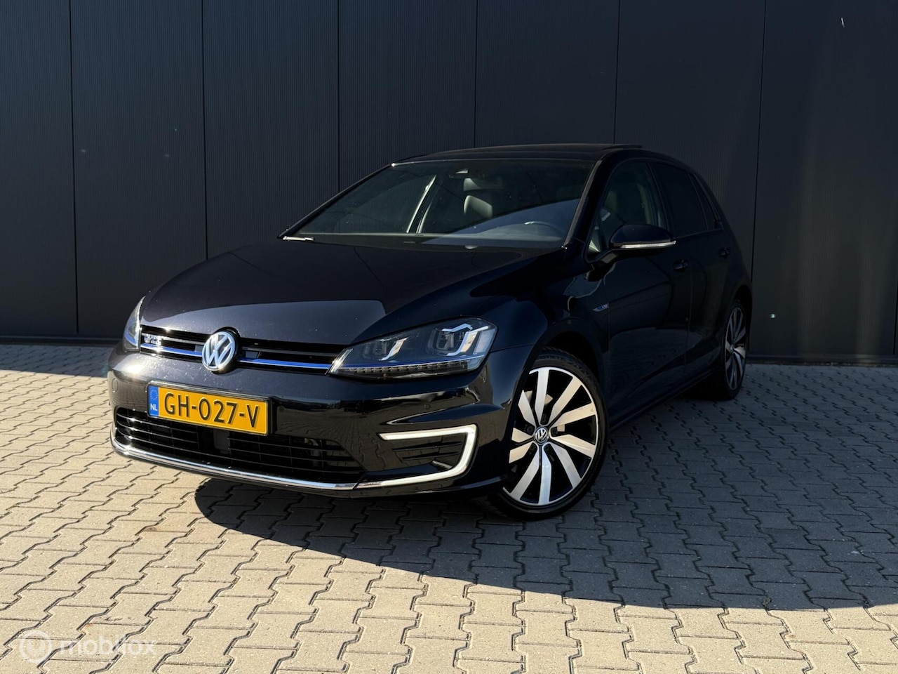 Volkswagen Golf - 1.4 TSI GTE/Pano/Lede/Cam/ACC/Ambient/Vol! - AutoWereld.nl