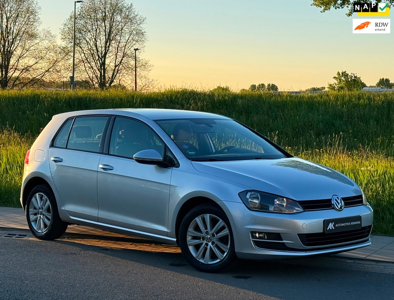 Volkswagen Golf - 1.2 TSI Highline | 2e Eignaar | Cruise | Airco | Start/Stop | Stuurbed | NAP | Boekjes - AutoWereld.nl