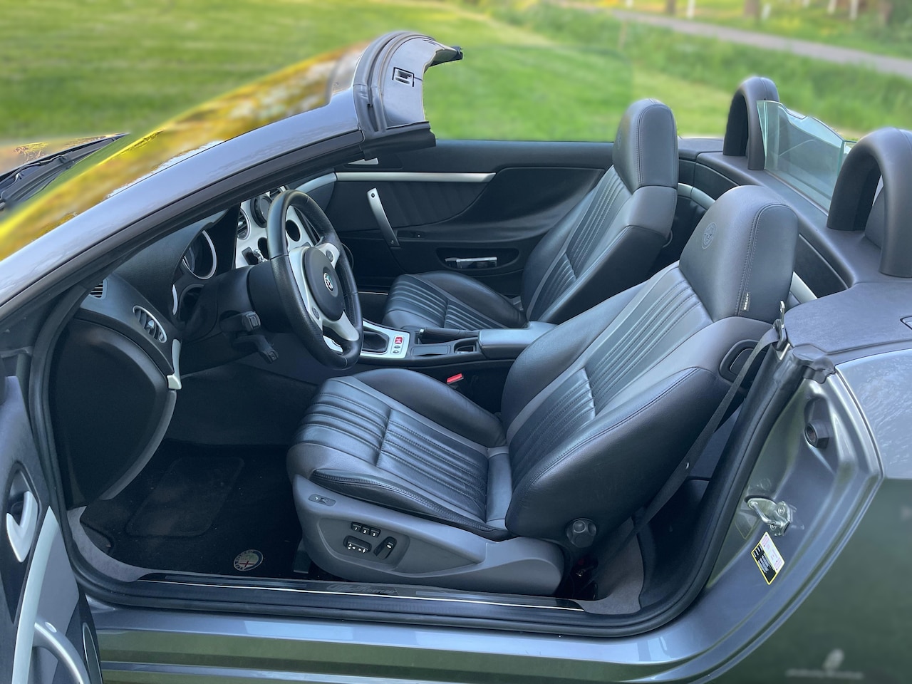 Alfa Romeo Spider - 2.2 JTS Exclusive Zeer goed onderhouden Spider, historie bekend en weinig kilometers.