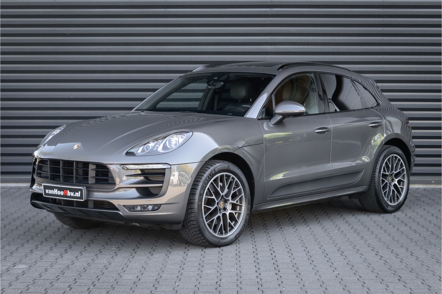 Porsche Macan - 3.0 D S Sport Design - Pano - Luchtvering - AutoWereld.nl