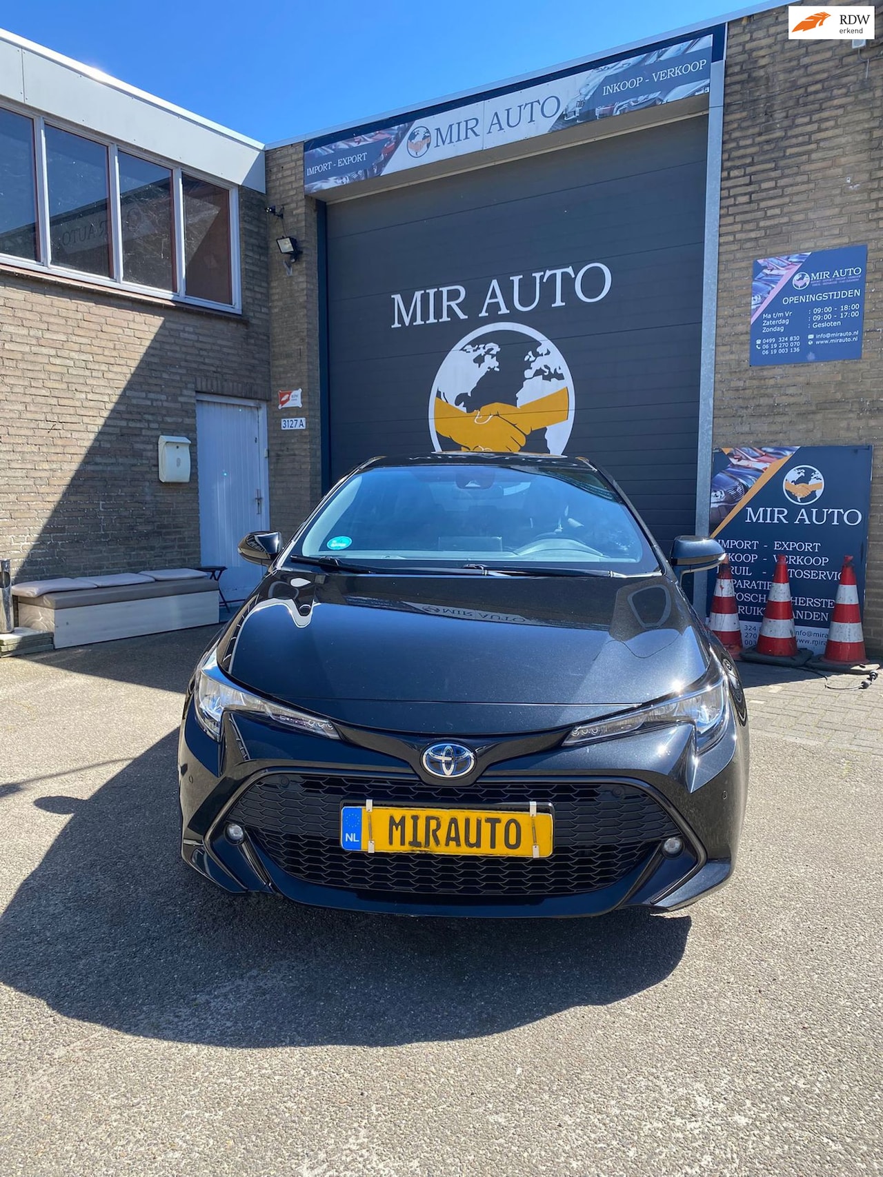 Toyota Corolla - 1.8 Hybrid Business 1.8 Hybrid Business - AutoWereld.nl