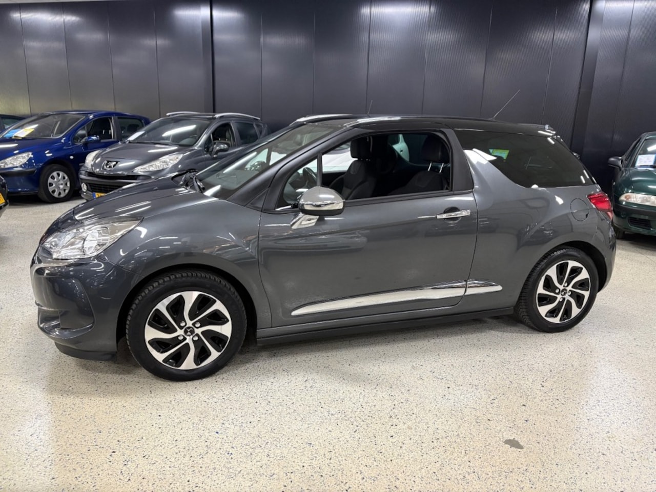 DS 3 - 1.2 BNS Sport Navigatie NL NAP ECC Airco PDC DAB - AutoWereld.nl