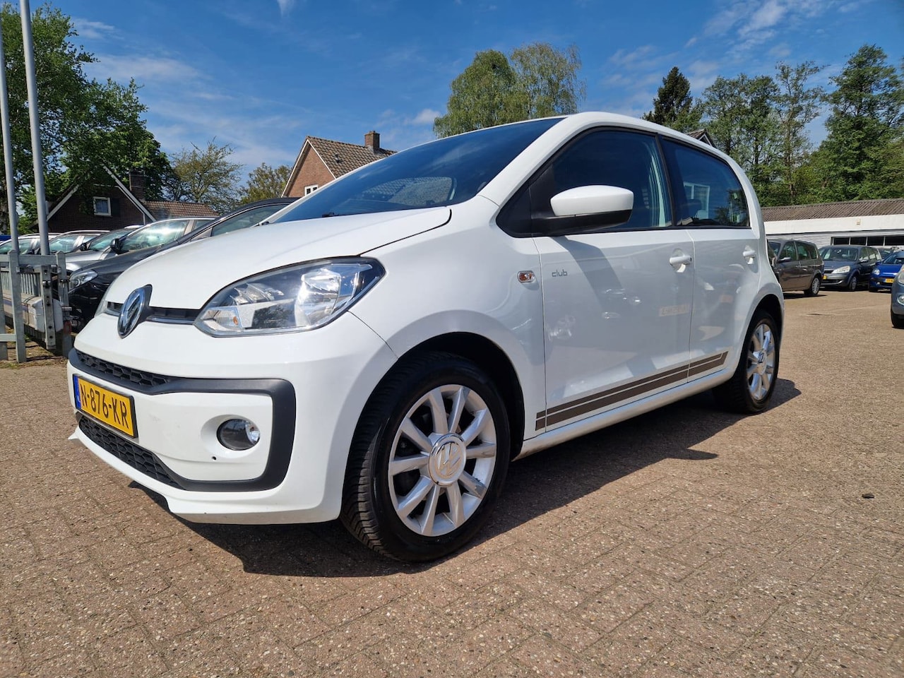 Volkswagen Up! - 1.0 high up! AIRCO / STOELVERWARMING - AutoWereld.nl
