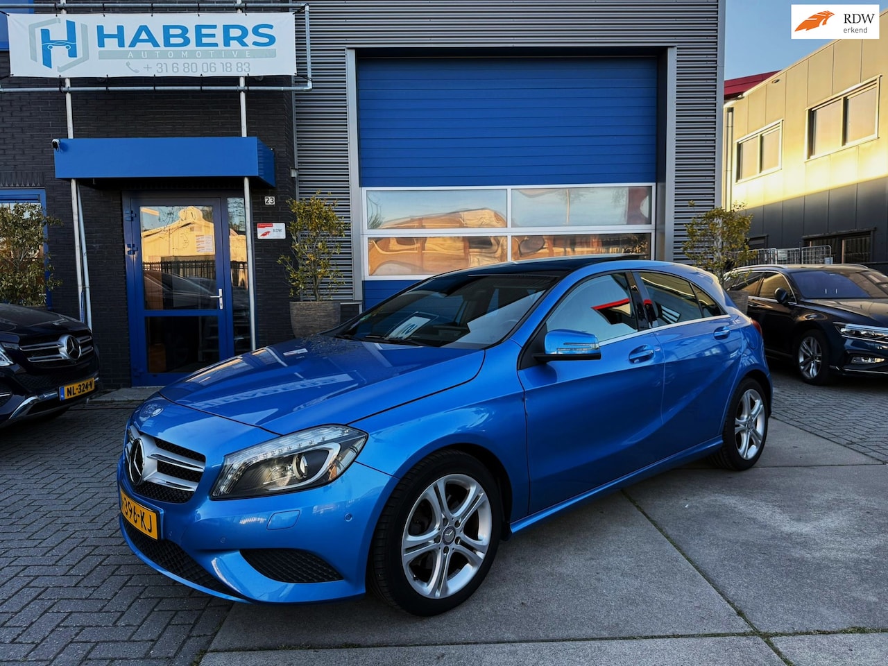 Mercedes-Benz A-klasse - 200 Prestige AMG 156PK|Xenon\Led|Kantel/Schuifdak|Carplay|Cruise Contro|Detectie|Bots prev - AutoWereld.nl