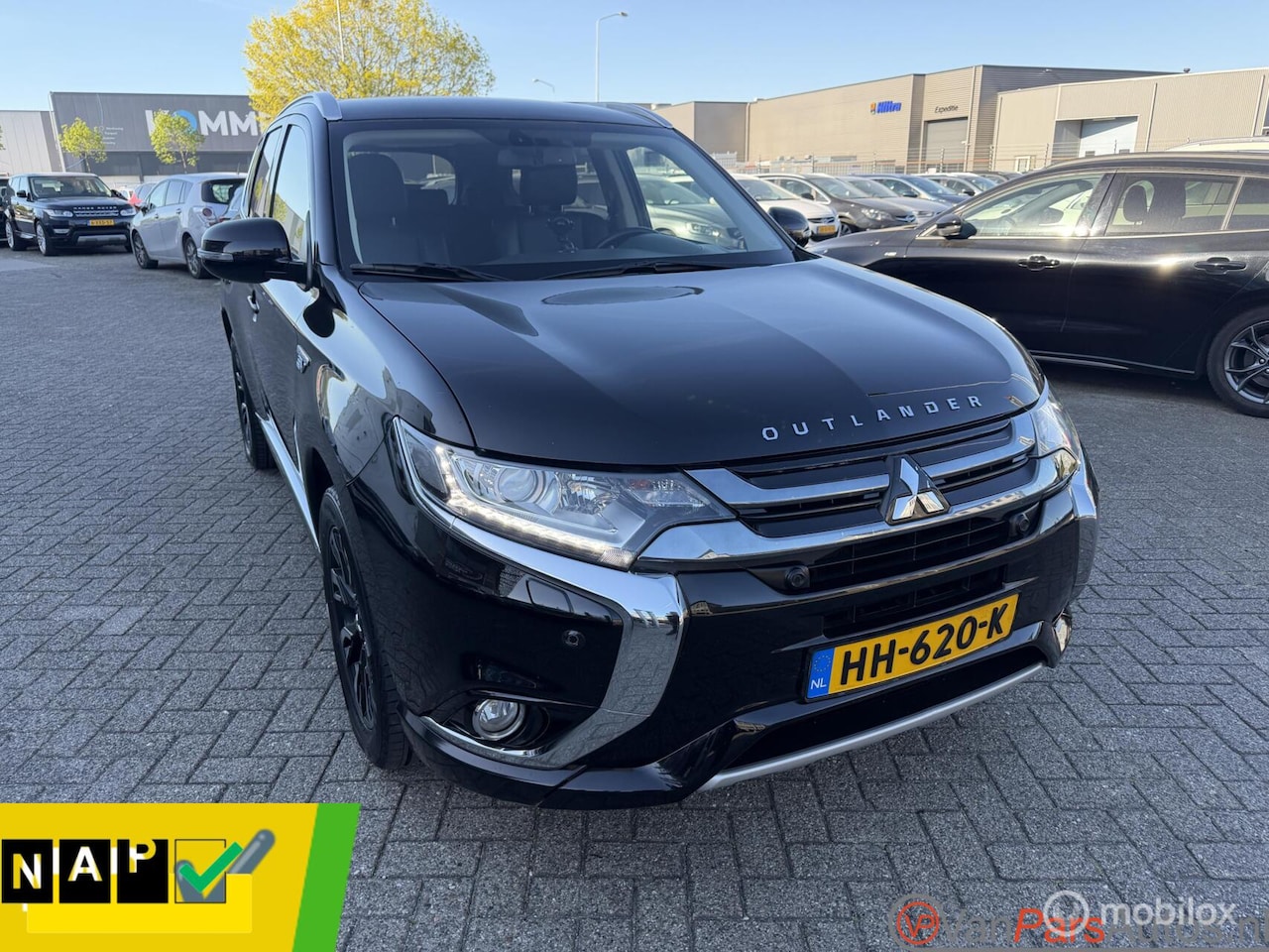 Mitsubishi Outlander - 2.0 PHEV Executive Edition 2.0 PHEV Executive Edition,2de eigenaar! - AutoWereld.nl