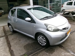 Toyota Aygo - 1.0-12V +