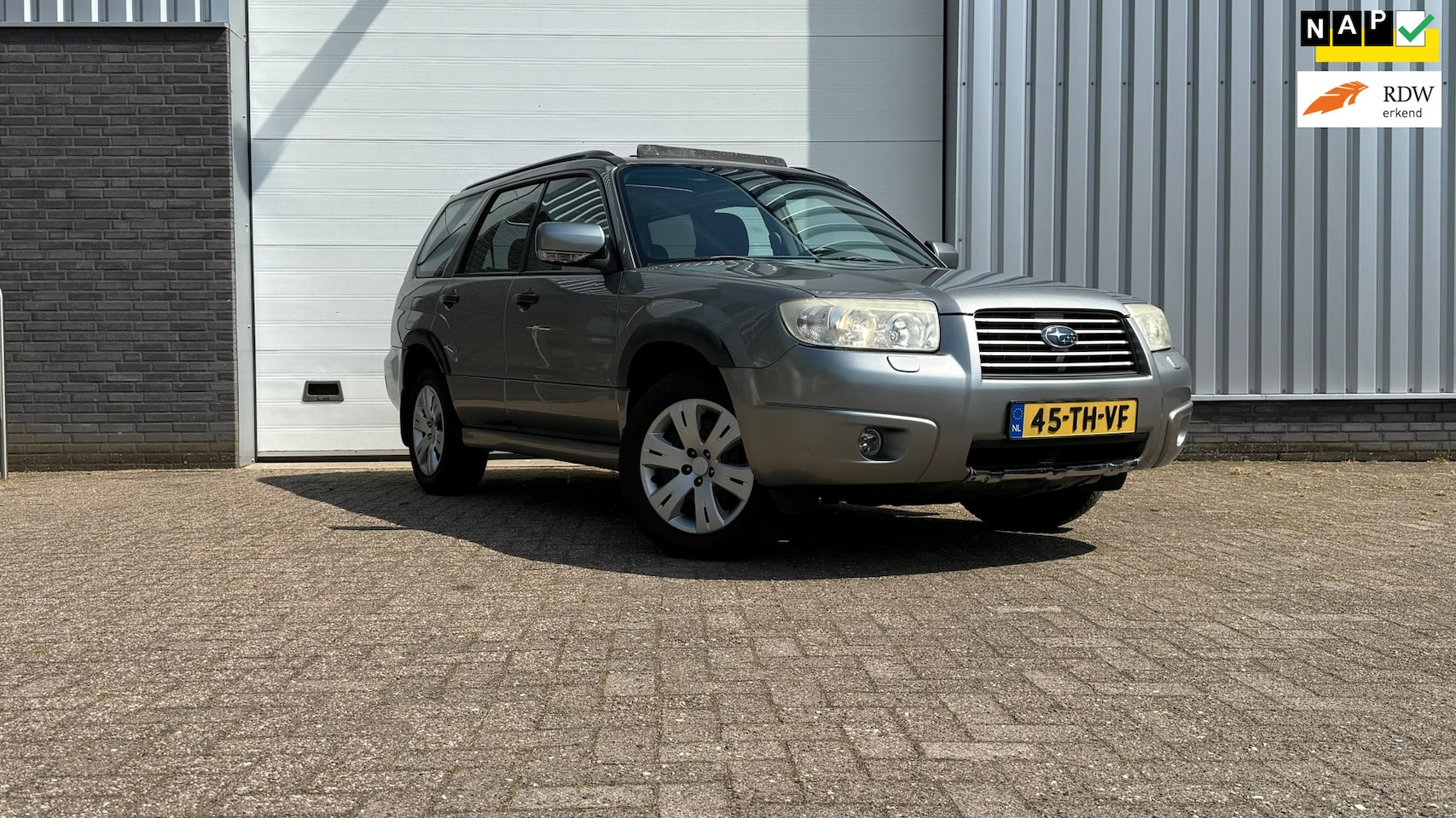 Subaru Forester - 2.0 AWD LUXURY PANO AUTOMAAAT NAP TREKHAAK STOELVERW - AutoWereld.nl