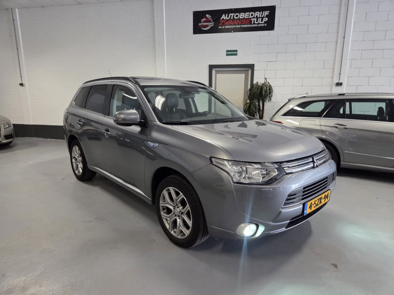 Mitsubishi Outlander - 2.0 PHEV instyle 2.0 PHEV Instyle+ - AutoWereld.nl