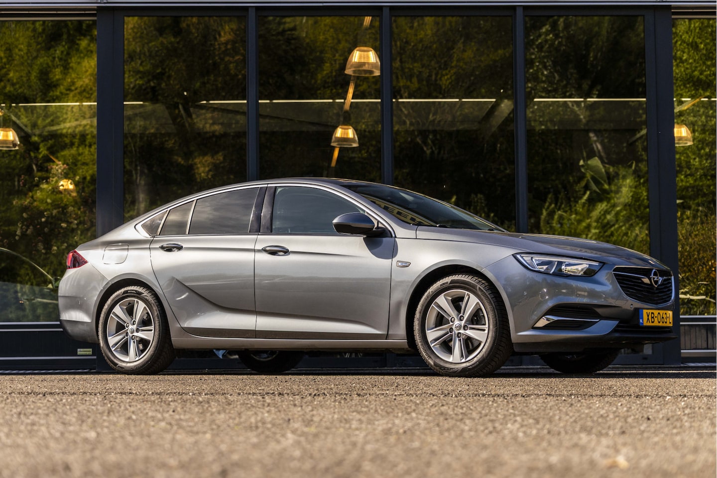 Opel Insignia Grand Sport - 1.6 Turbo Business Executive 1.6 Turbo Business Executive - AutoWereld.nl