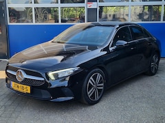 Mercedes-Benz A-klasse - 200 Automaat / Wegklapbare trekhaak / Led verlichting / Camera / Stoelverwarming