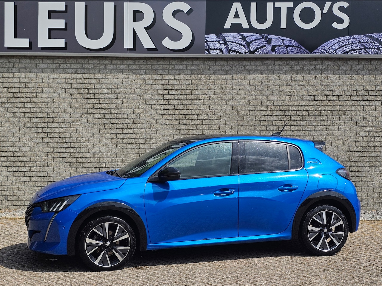 Peugeot 208 - 1.2 PureTech GT-Line Automaat/Pano-dak - AutoWereld.nl