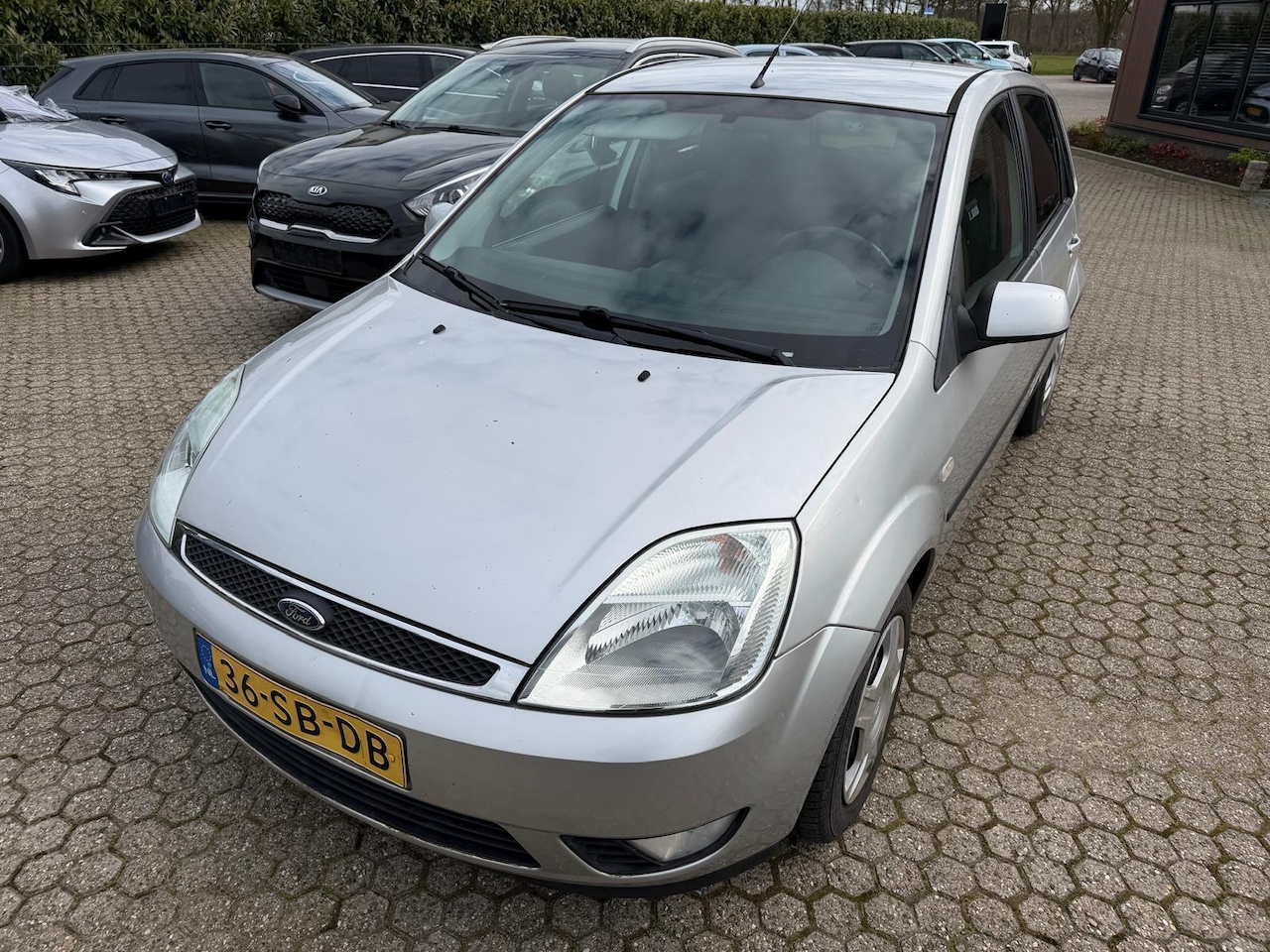 Ford Fiesta - 1.6-16V Futura | VERWACHT | INRUILKOOPJE | AUT. - AutoWereld.nl