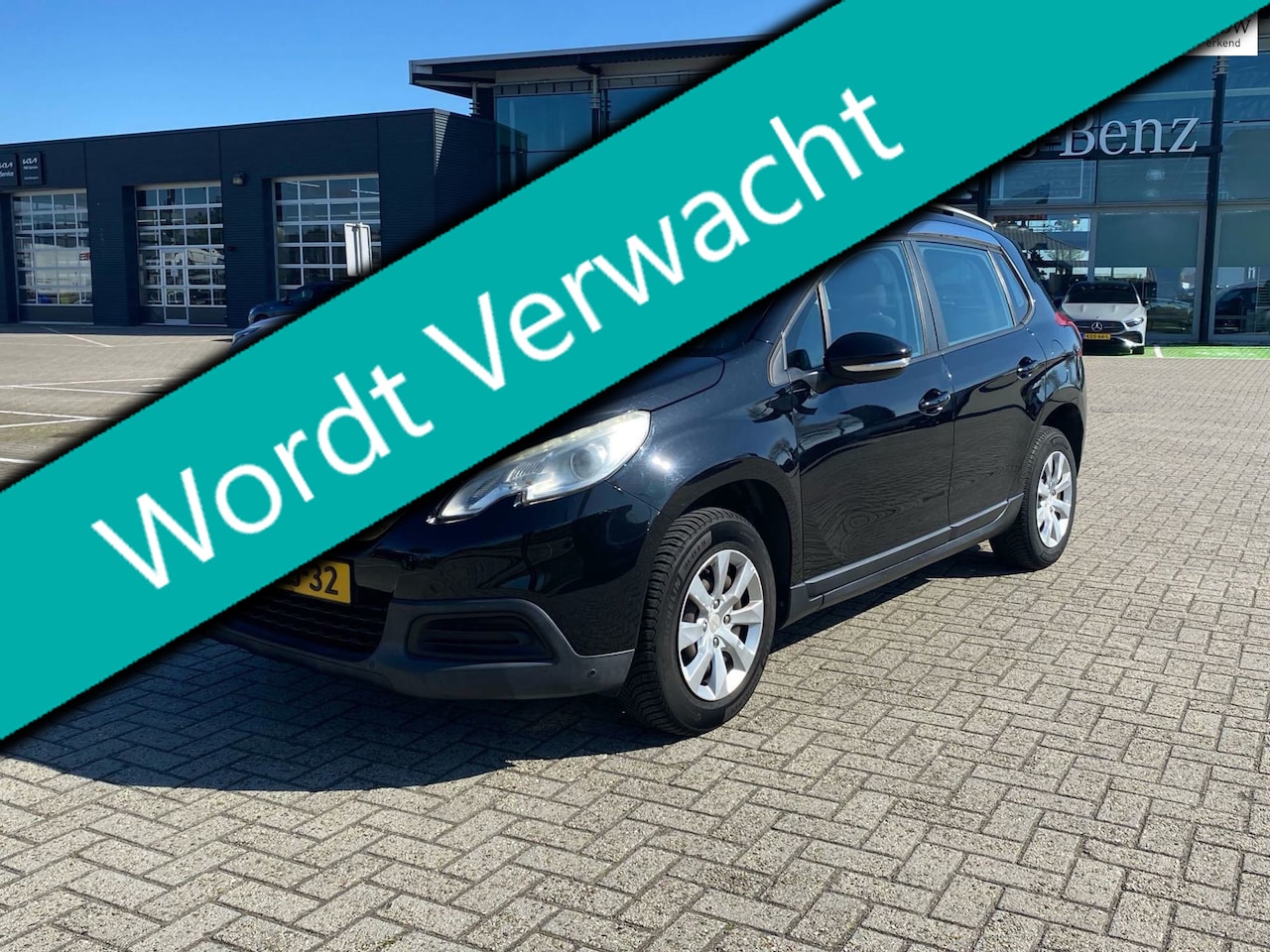 Peugeot 2008 - 1.2 VTi 1e eigenaar Airco Cruise Trekhaak 1100kg. Historie Hoge instap - AutoWereld.nl