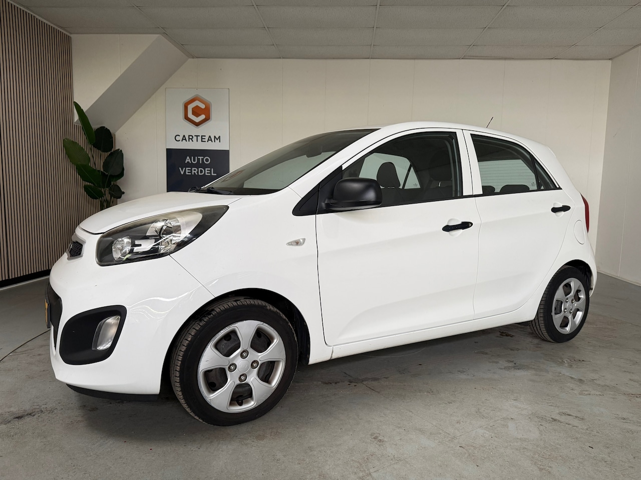 Kia Picanto - 1.0 CVVT Airco 1.0 CVVT Airco, Trekhaak - AutoWereld.nl