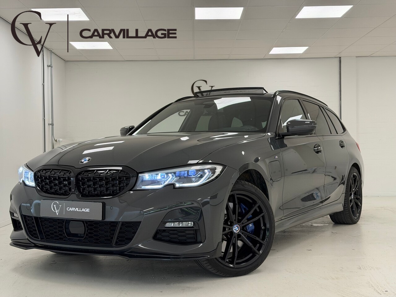 BMW 3-serie Touring - 330e M-Sport | Dravit Grau | Harman/Kardon | Panoramadak | - AutoWereld.nl