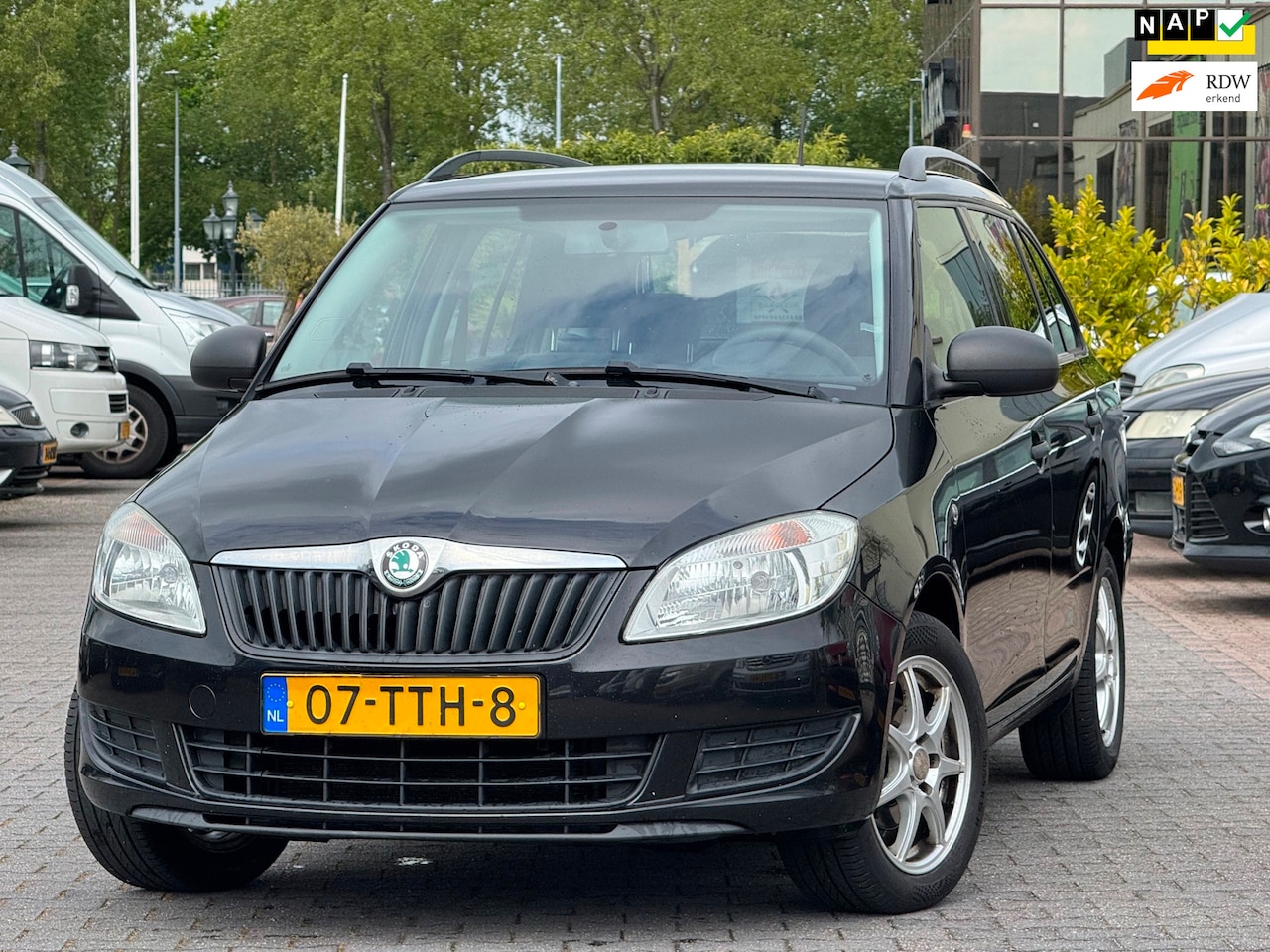 Skoda Fabia Combi - 1.2-12V Fresh | Airco | Trekhaak | Bluethooth | Elektrische ramen en spiegels | Onderhoudh - AutoWereld.nl