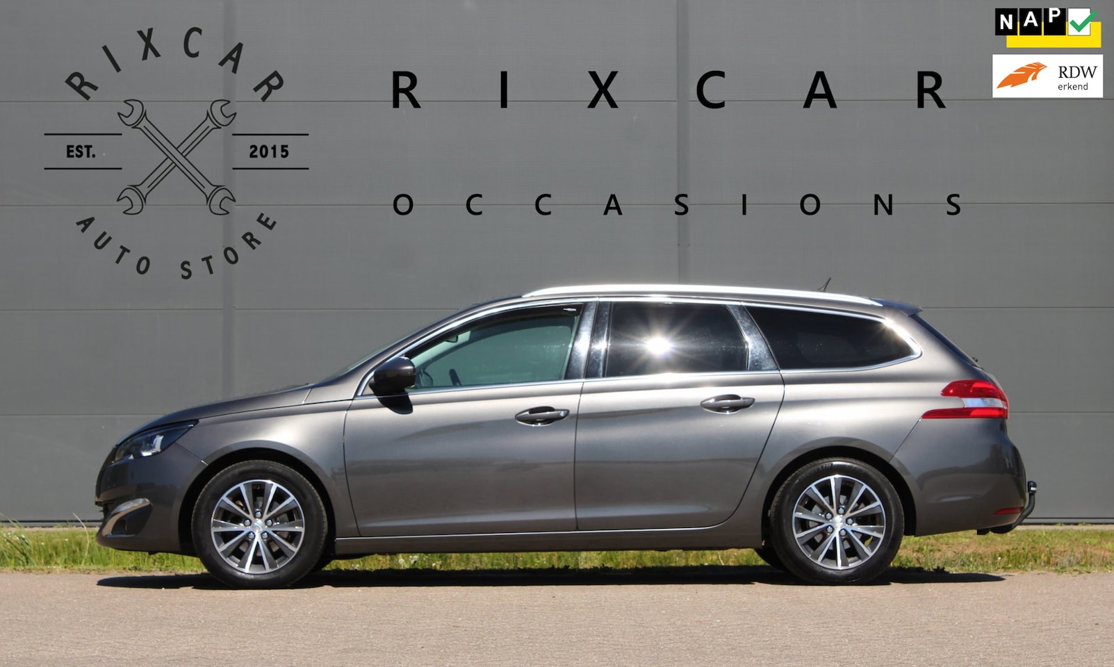 Peugeot 308 SW - 1.2 PureTech Blue Lease Premium Panodak Trekhaak - AutoWereld.nl