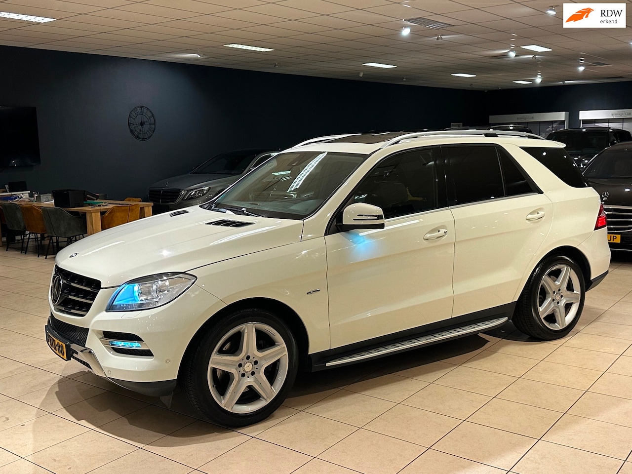 Mercedes-Benz M-klasse - ML350 4MATIC|TREKHAAK|OPENDAK|AIRMATIC|DISTRONIC - AutoWereld.nl