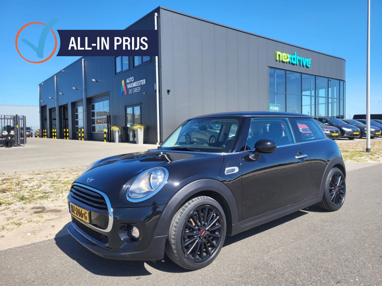 MINI Cooper - Mini 1.5 Business 1e eigenaar Parkeersensoren achter - AutoWereld.nl