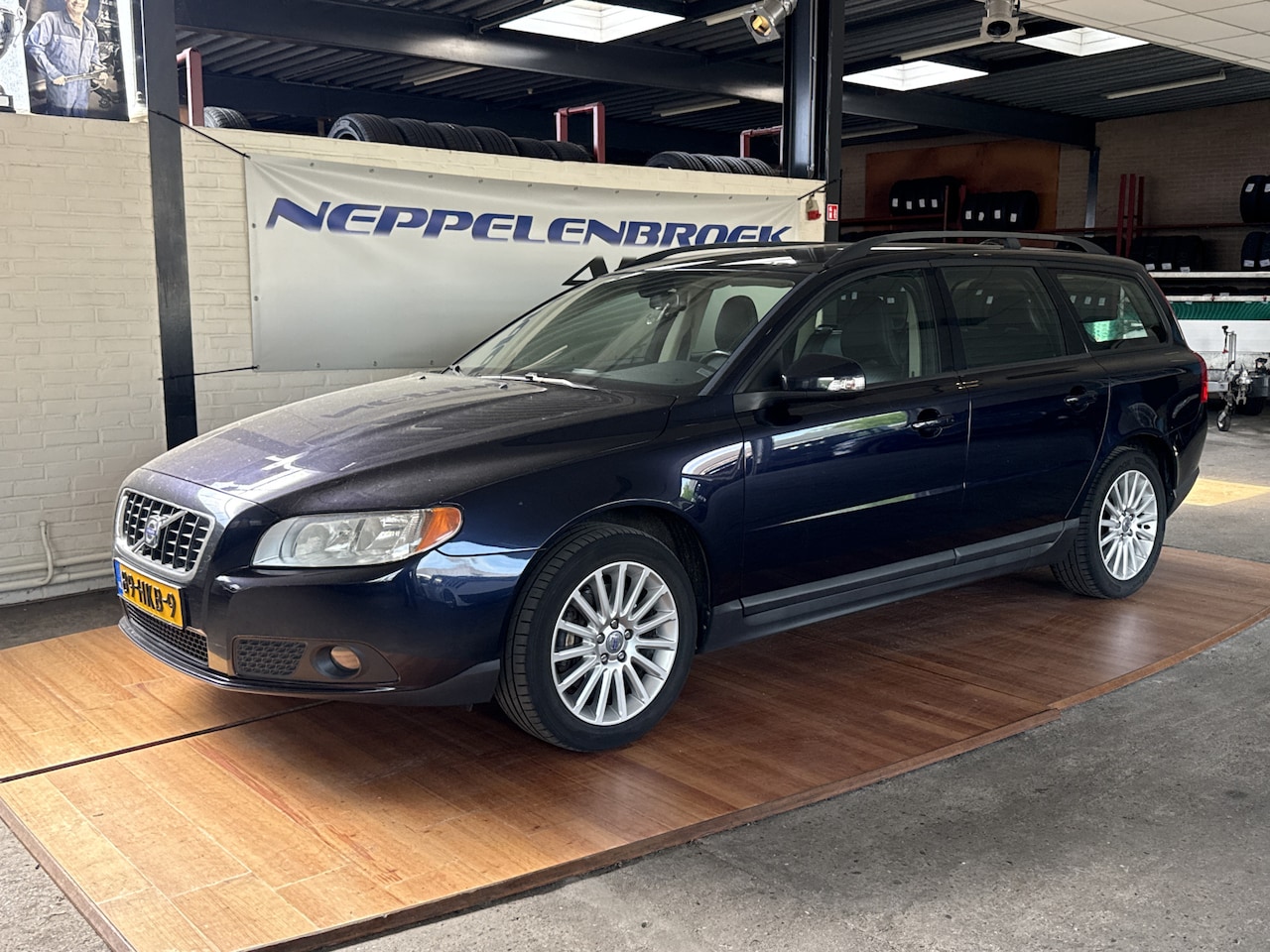 Volvo V70 - 2.5T Kinetic 2.5T Kinetic - AutoWereld.nl