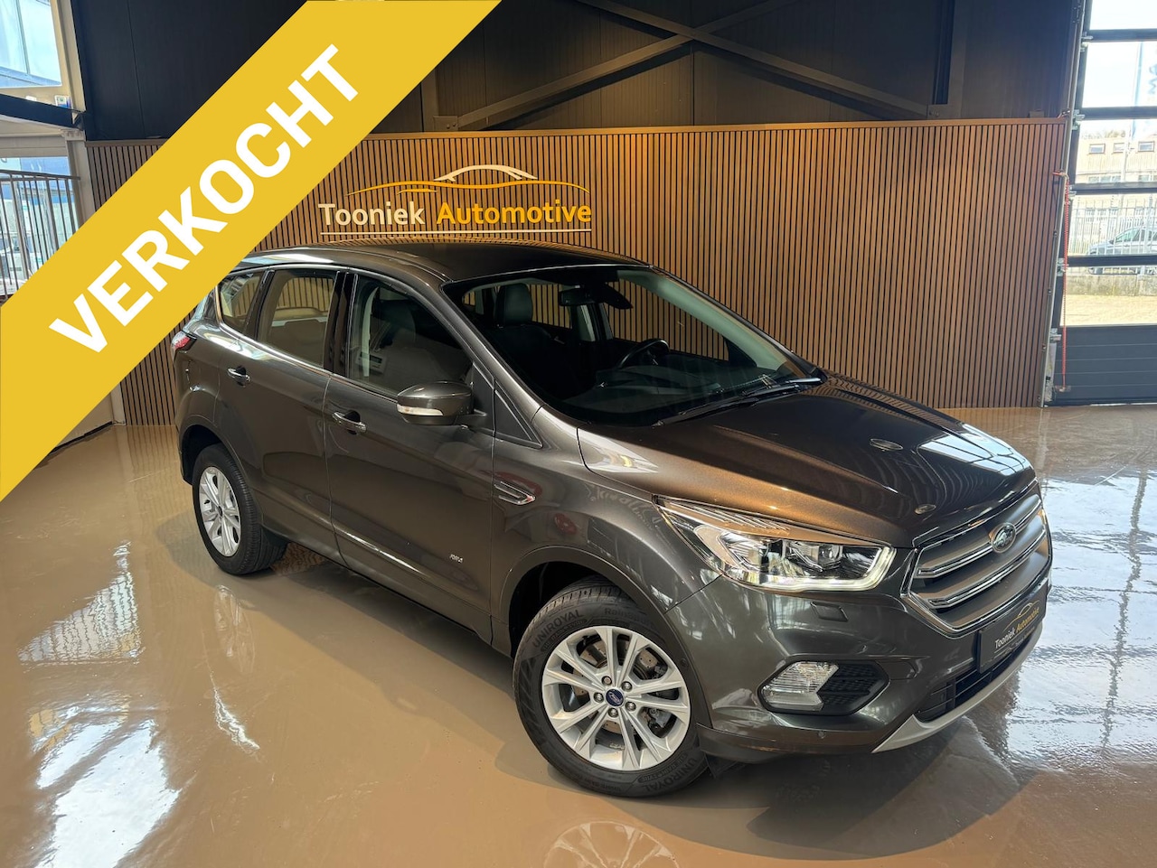 Ford Kuga - 1.5 EcoBoost Titanium Navigatie Airco PDC LMV AWD - AutoWereld.nl