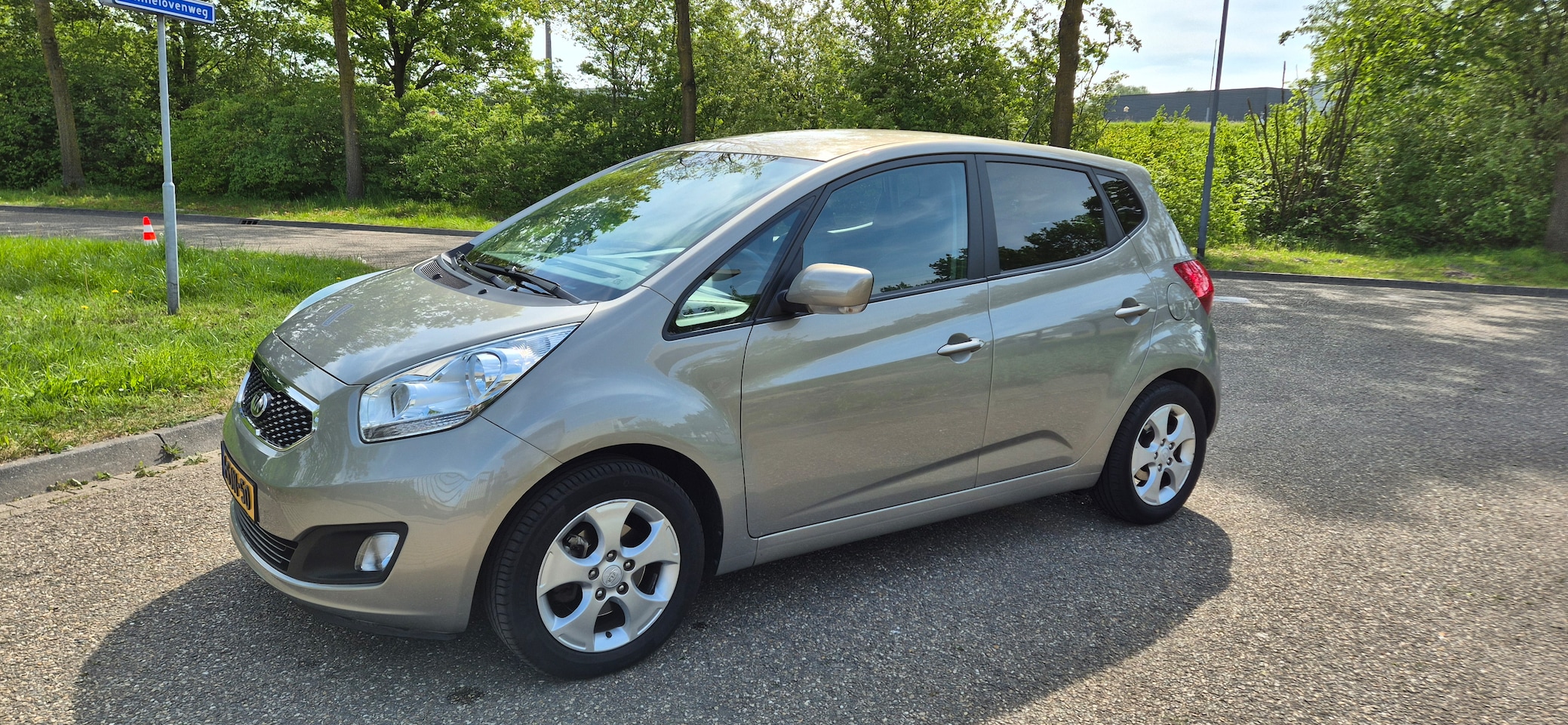 Kia Venga - 1.6 CVVT X-ecutive 1.6 CVVT X-ecutive | Automaat | Trekhaak | Airco | Navigatie | Camera | Cruise Control | - AutoWereld.nl