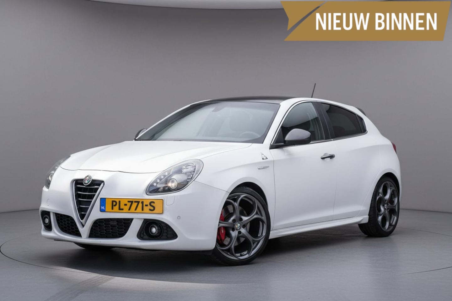 Alfa Romeo Giulietta - 1.7 TBi 241pk Quadrifoglio Verde Pano|Bose|Alcantara|Documentatie-aanwezig - AutoWereld.nl