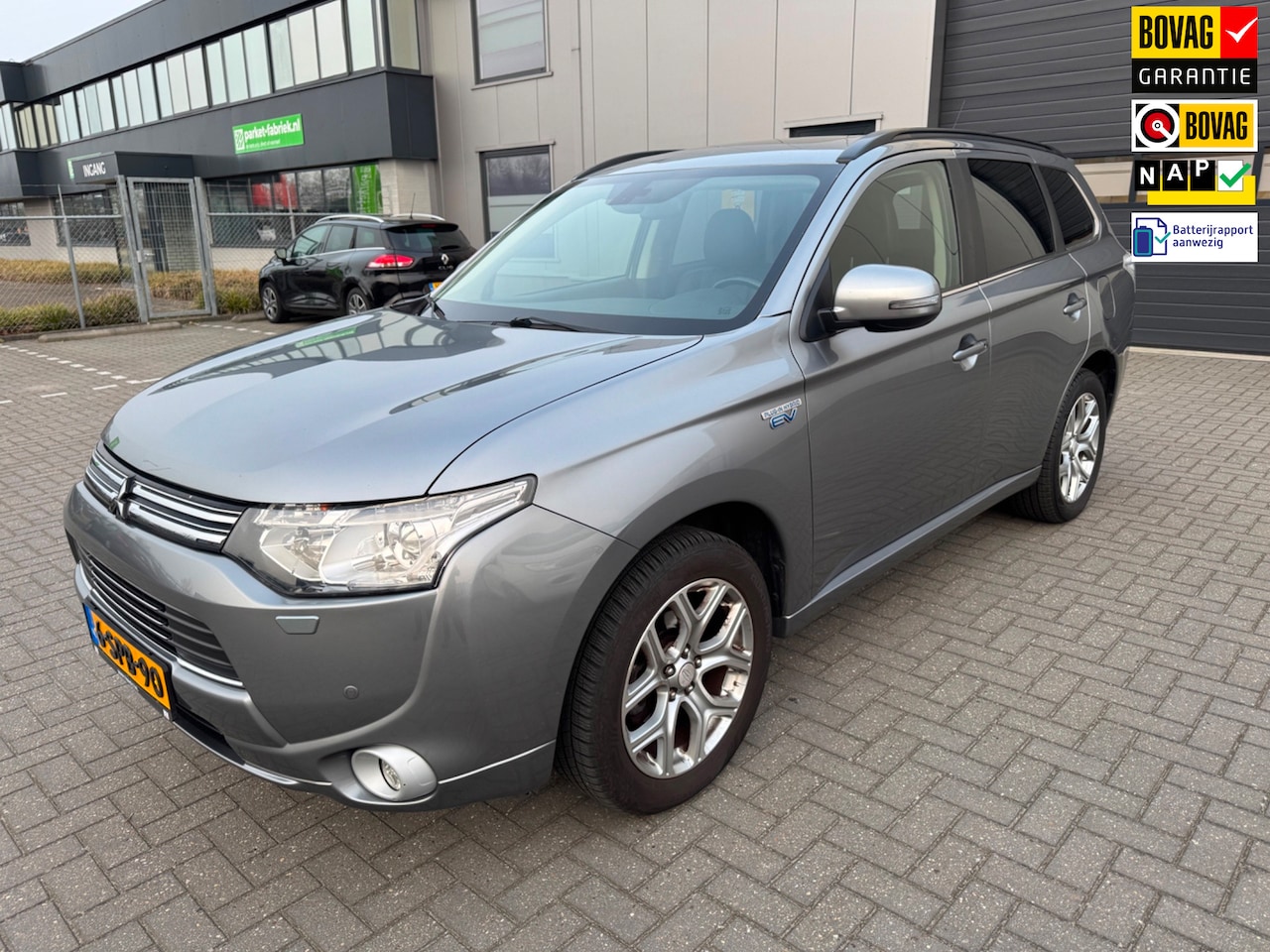 Mitsubishi Outlander - 2.0 PHEV instyle 2.0 PHEV Instyle+ - AutoWereld.nl