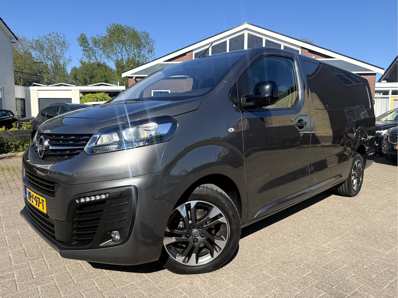 Opel Vivaro - 2.0 CDTI 145PK L3H1 Innovation 17''Lmv, Camera - AutoWereld.nl