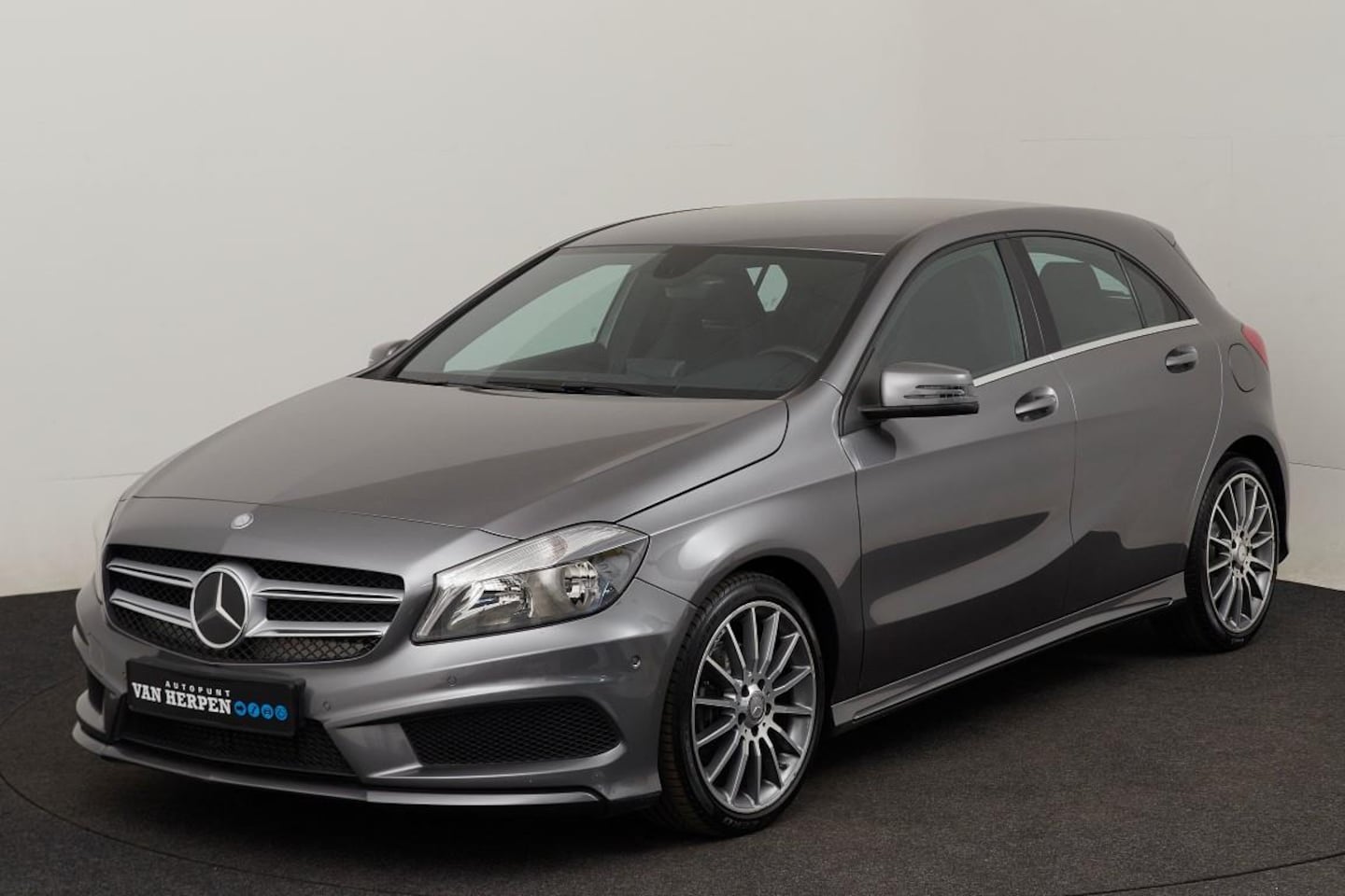 Mercedes-Benz A-klasse - 180 AMG Sportstoelen | Leder |  Stoelverwarming - AutoWereld.nl