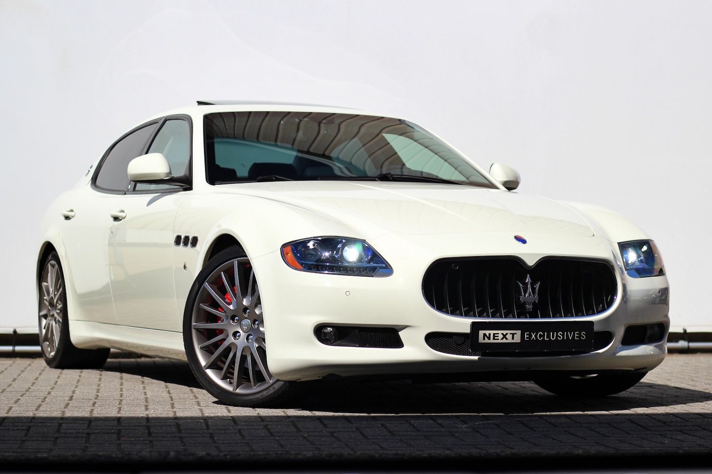 Maserati Quattroporte - 4.7 Sport GT S | blauw alcantara | BTW | Uniek - AutoWereld.nl