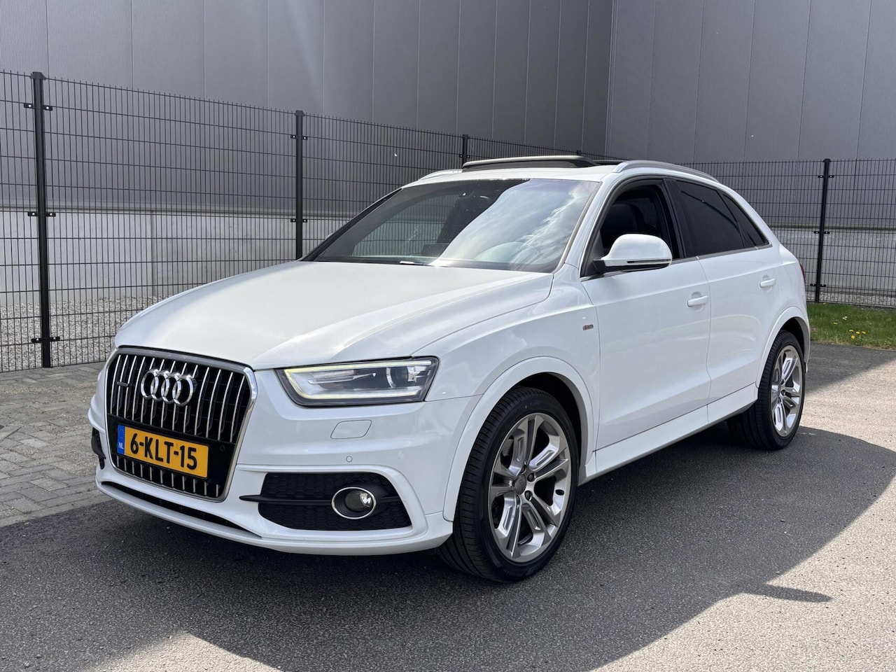 Audi Q3 - 2.0 TFSI quattro Pro Line 2.0 TFSI quattro Pro Line - AutoWereld.nl