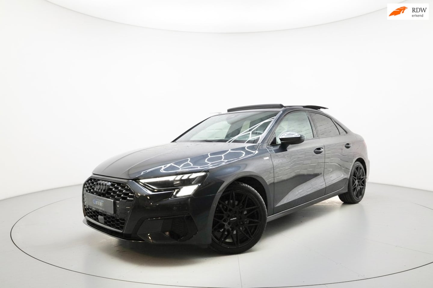 Audi A3 Limousine - 35 TFSI S LINE MATRIX HUD MEMORY SFEER - AutoWereld.nl