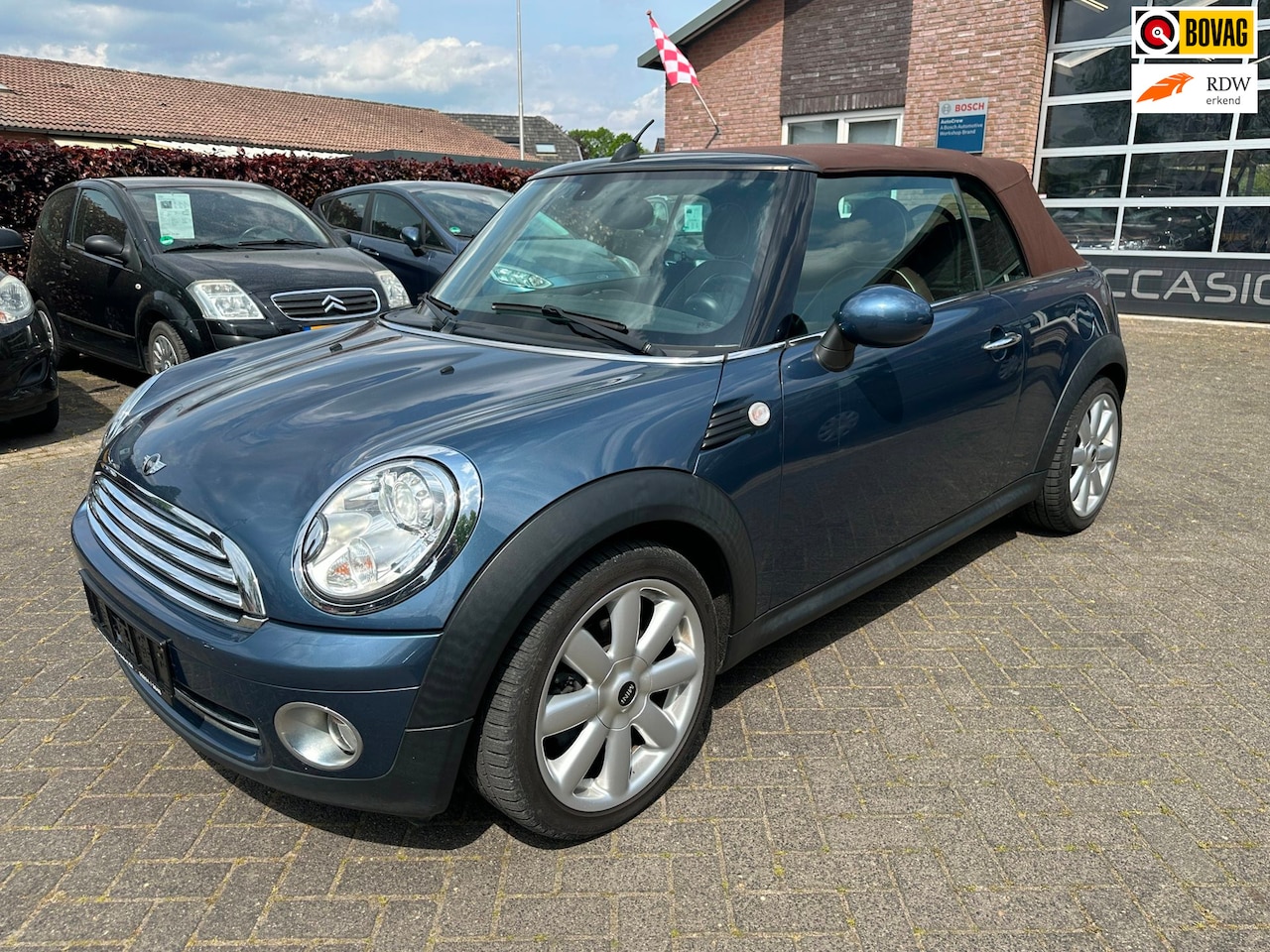 MINI Cabrio - Mini 1.6 Cooper. Bruin Leder int. - AutoWereld.nl