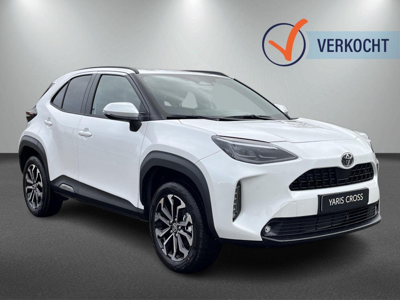Toyota Yaris Cross - 1.5 Hybrid 130 Black Edition, Safety + Winter pakket. - AutoWereld.nl