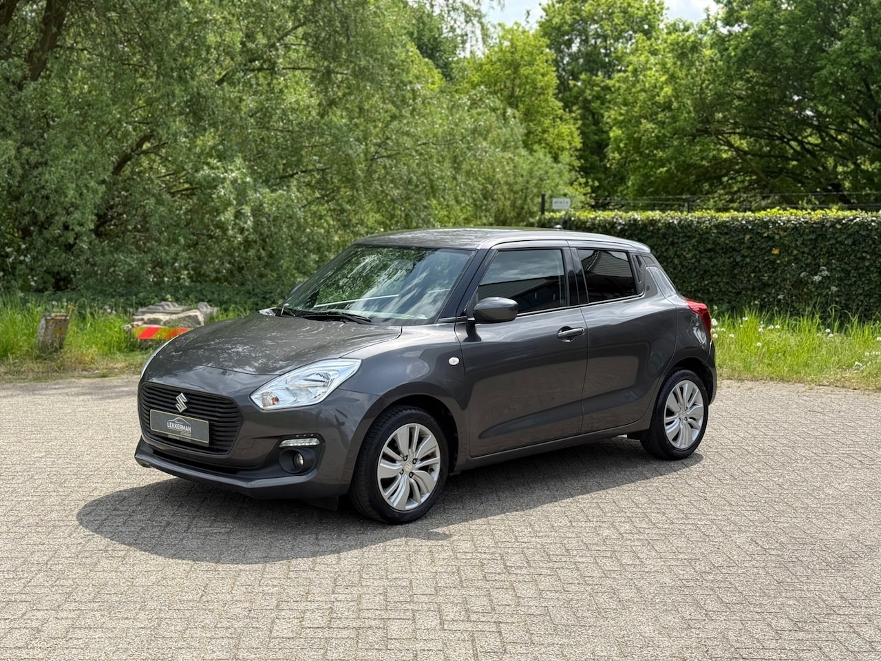 Suzuki Swift - 1.2 Select BLUETOOTH I STOELVERW I NAVI I CAMERA I MOOI - AutoWereld.nl