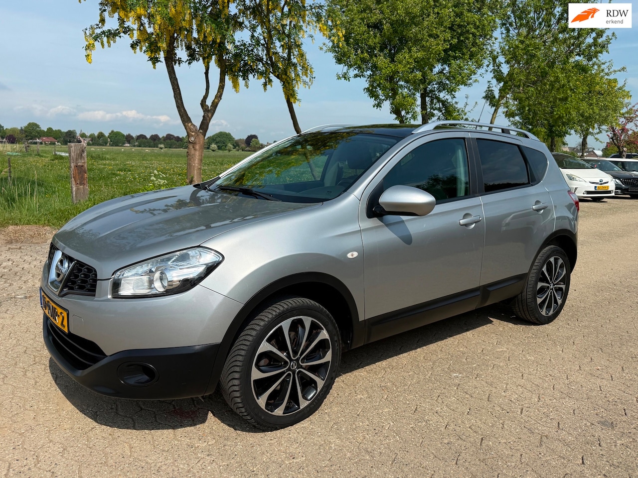 Nissan Qashqai - 1.6 Connect Edition Panodak/Navi/Clima - AutoWereld.nl