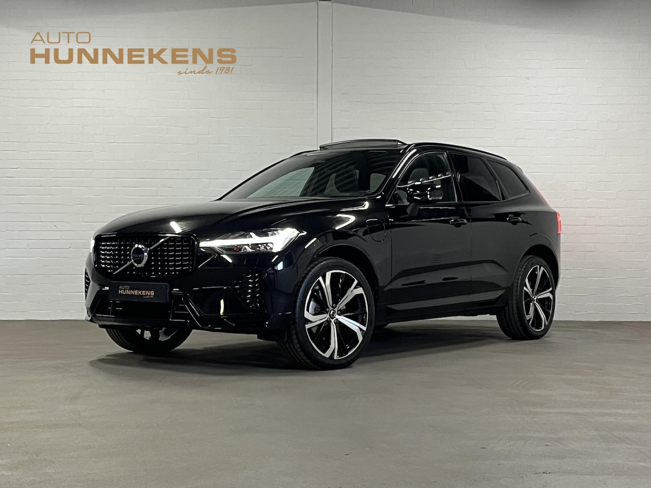 Volvo XC60 - 2.0 T6 Plug-in hybrid AWD Plus Dark Long Range | Open dak |  Adapt. cruise | Stuur-/stoelv - AutoWereld.nl