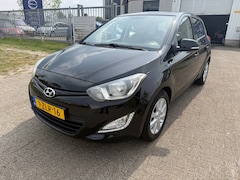 Hyundai i20 - 1.2i i-Deal