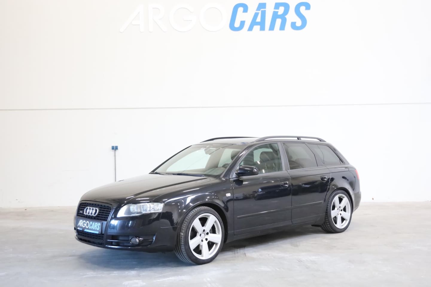 Audi A4 Avant - 3.0 TDI QUATTRO AUTOMAAT BOSE 233PK 18" velgen NAVI CLIMA LEDER TREKHAAK TOPSTAAT INRUIL M - AutoWereld.nl