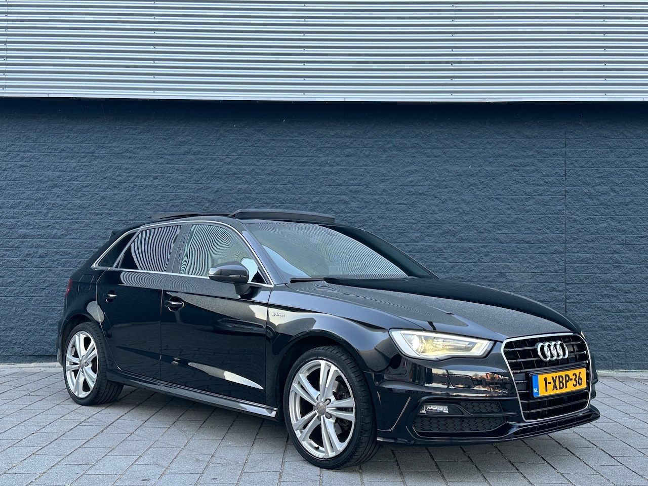 Audi A3 Sportback - 1.4 TFSI S-Line Panorama Trekhaak Dealer onderhouden - AutoWereld.nl