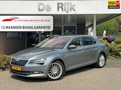 Skoda Superb - 1.8 TSI Style Business, Leer, camera, keyless go